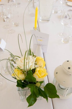 yellow and white wedding flowers