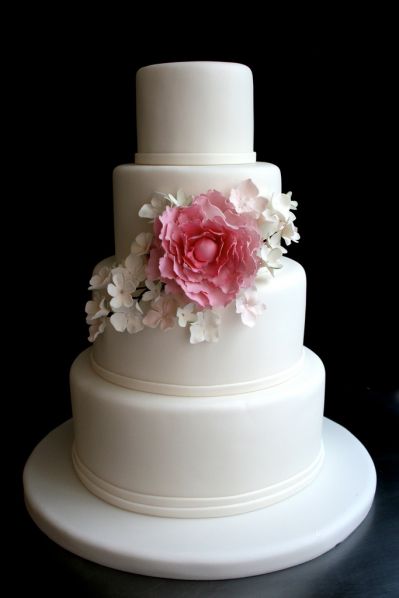paste lpink wedding cake