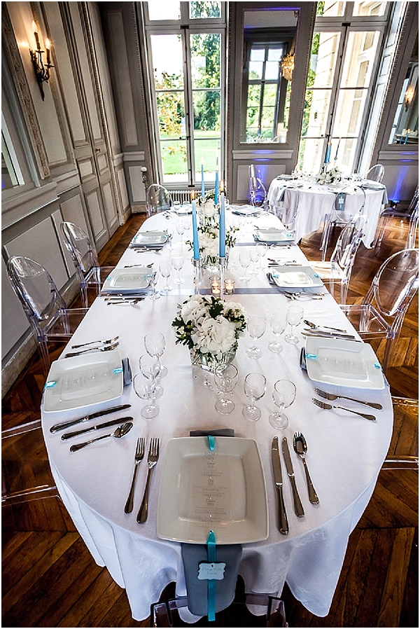blue white wedding table