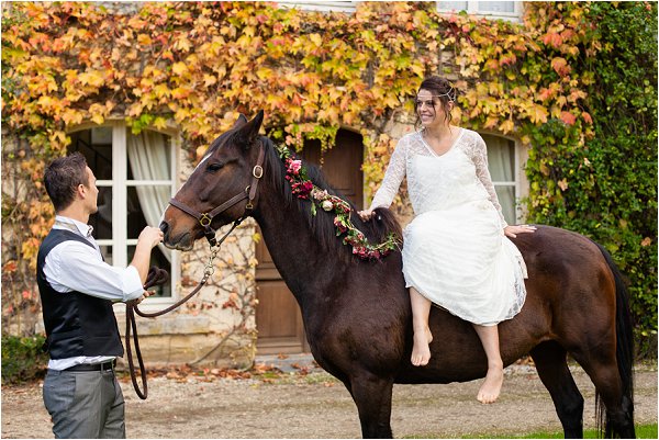 bride groom horse