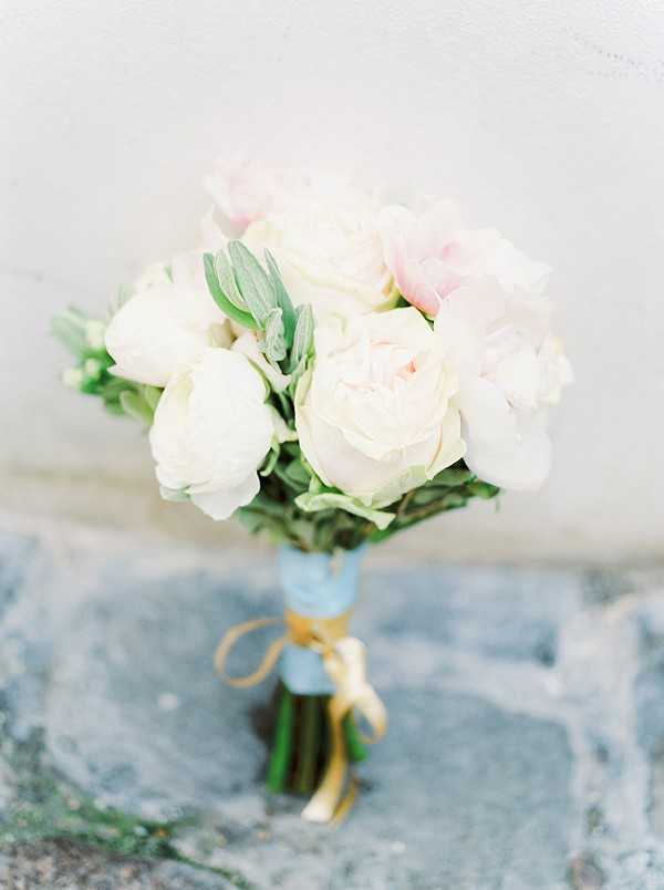 Simple small rose bouquet