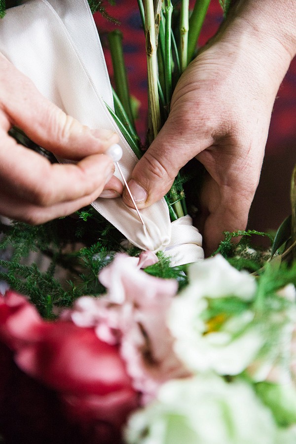 How to make your own wedding flowers