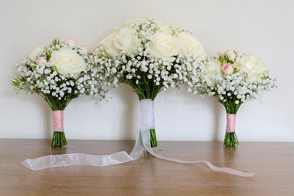 Rose and baby's breath bouquet