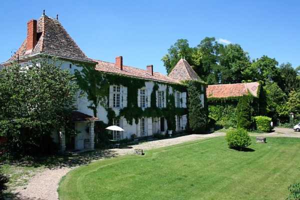 Chateau de Fayolle- Dordogne France