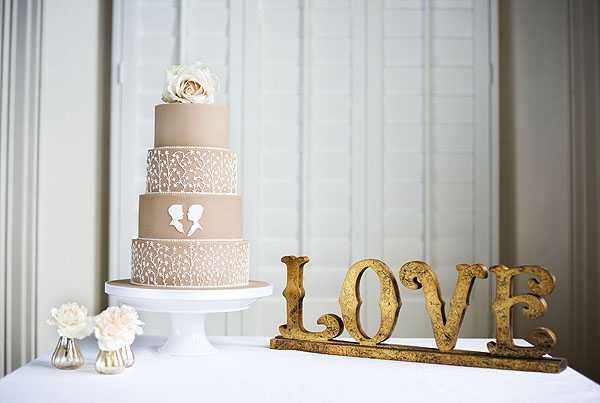 shabby chic wedding cake