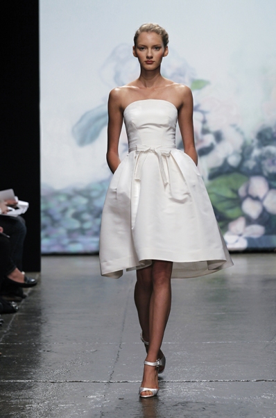 MONIQUE LHUILLIER short white bridal dress