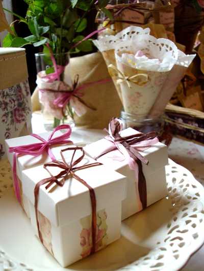 shabby chic wedding favours