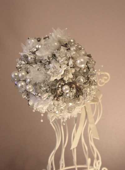 vintage glamour jewellery bouquet