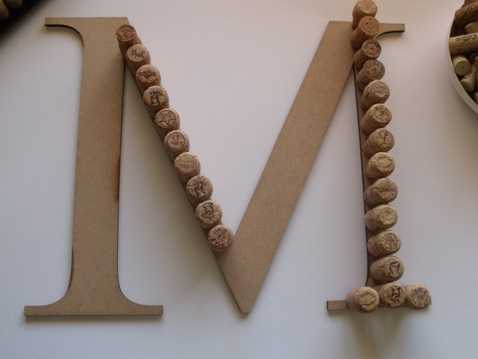 diy tutorial wine cork letter