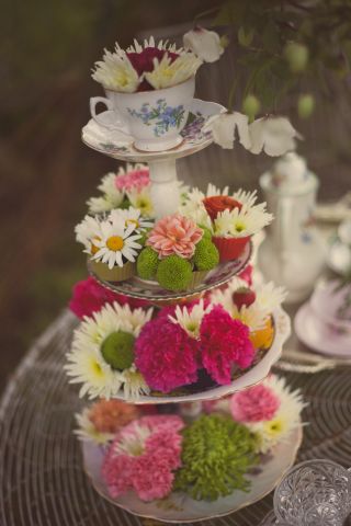 cupcakes and real flowers display © - Christy Blanch Photography / French Wedding Style Blog