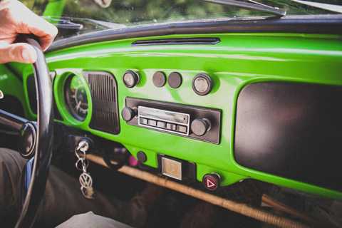 green 2cv wedding car