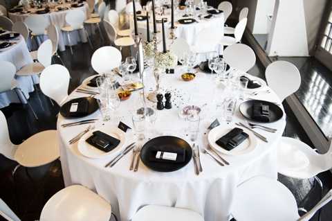 monochrome wedding tables