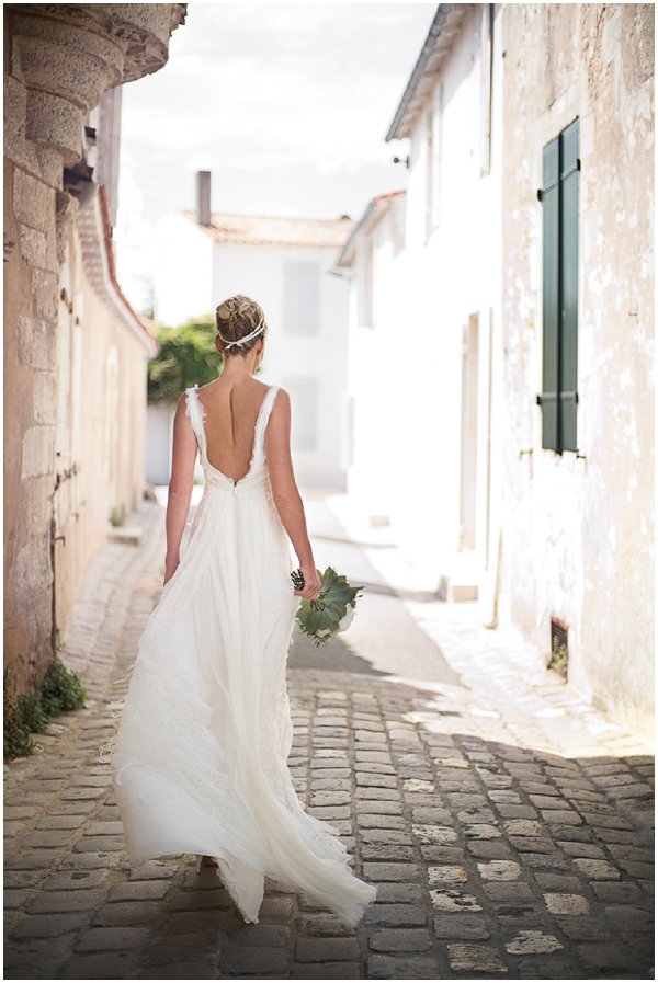 beautiful backless weddingdress
