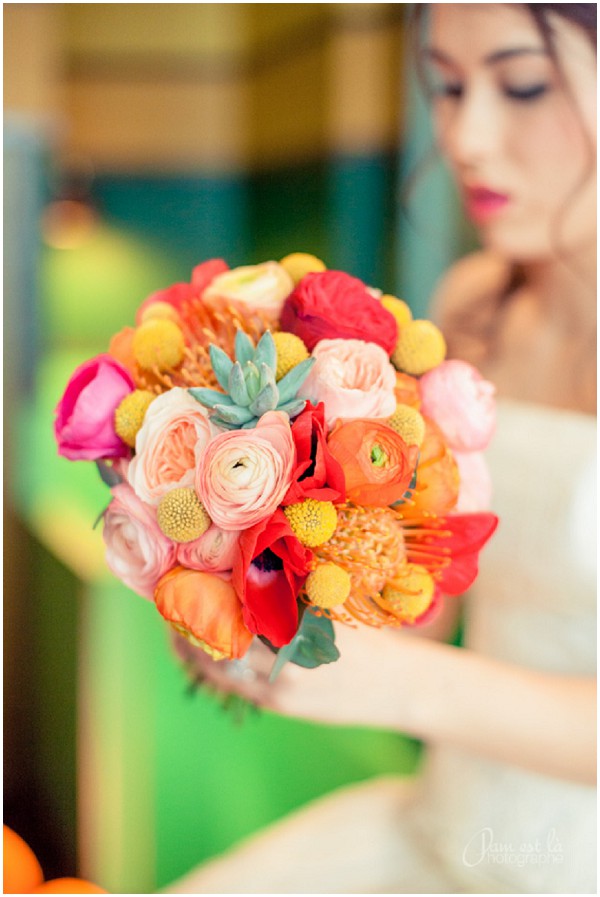 modern bridal bouquet