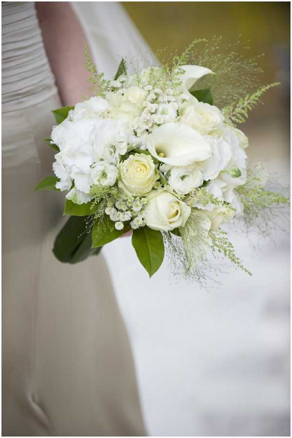 white wedding flowers