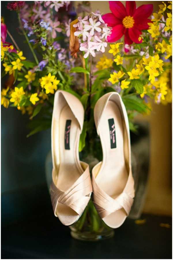 gold wedding shoes