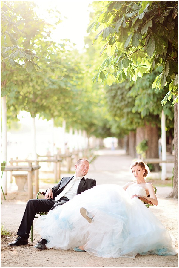 bride in paris park