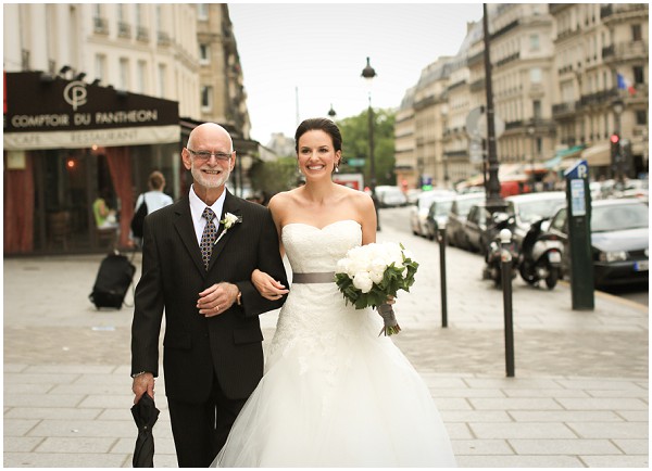 Bride walking to wedding on streets of Paris | Melissa Barrick Photography