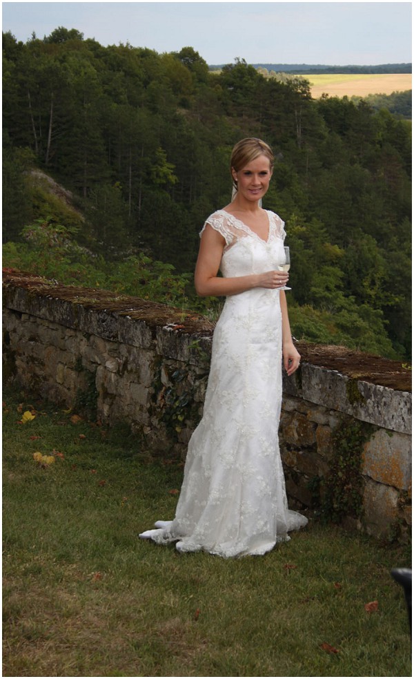 lace wedding dress for France