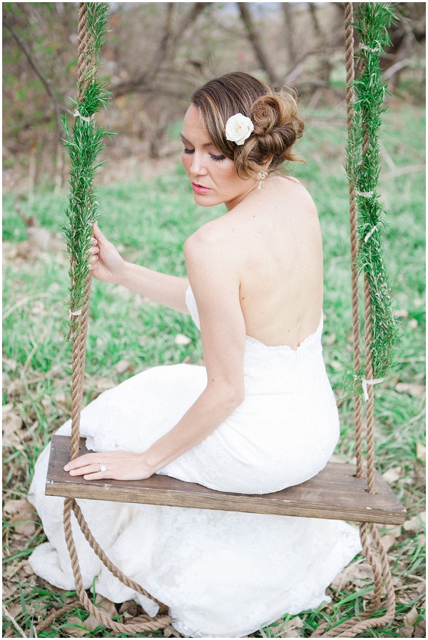 lavender and lace wedding ideas and stunning bridal hair