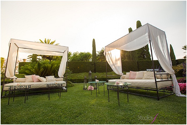 Summer wedding-Outdoor lounge