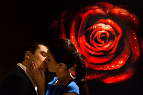 The kiss and the rose