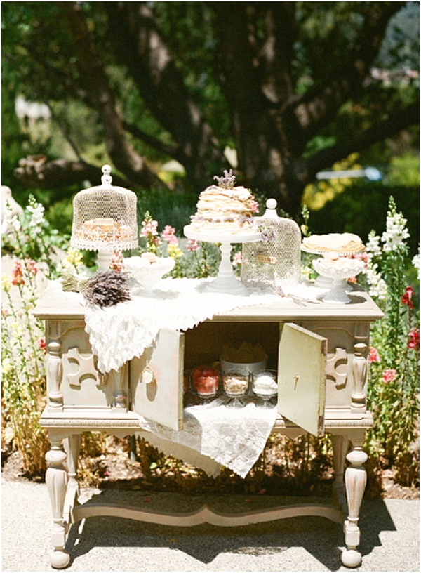french dessert table