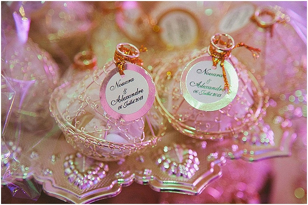gold wedding favours
