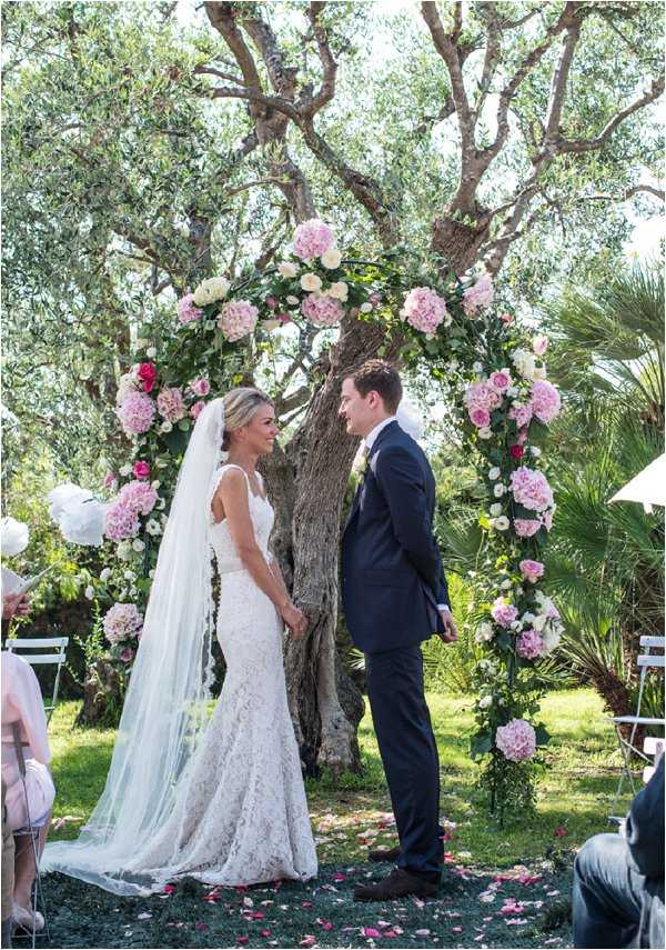 DIY floral wedding arch