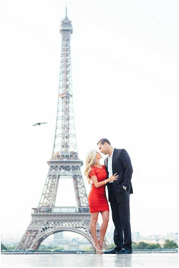 engagement shoot in front Eiffel Tower