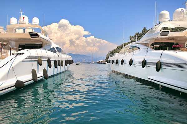 Bespoke Yacht Charter 02