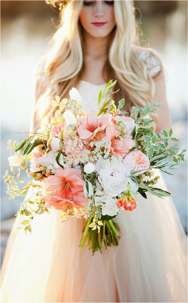 oversize bridal bouquet - Kristina Curtis Photography