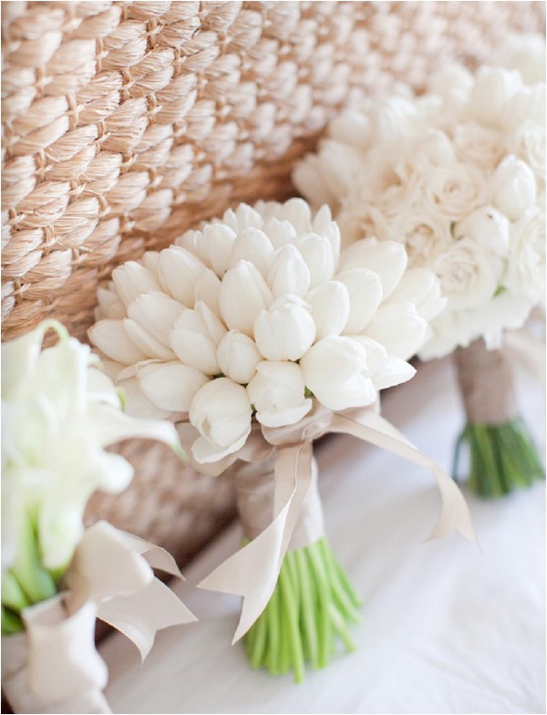 white bouquets - Caroline Tran Photography