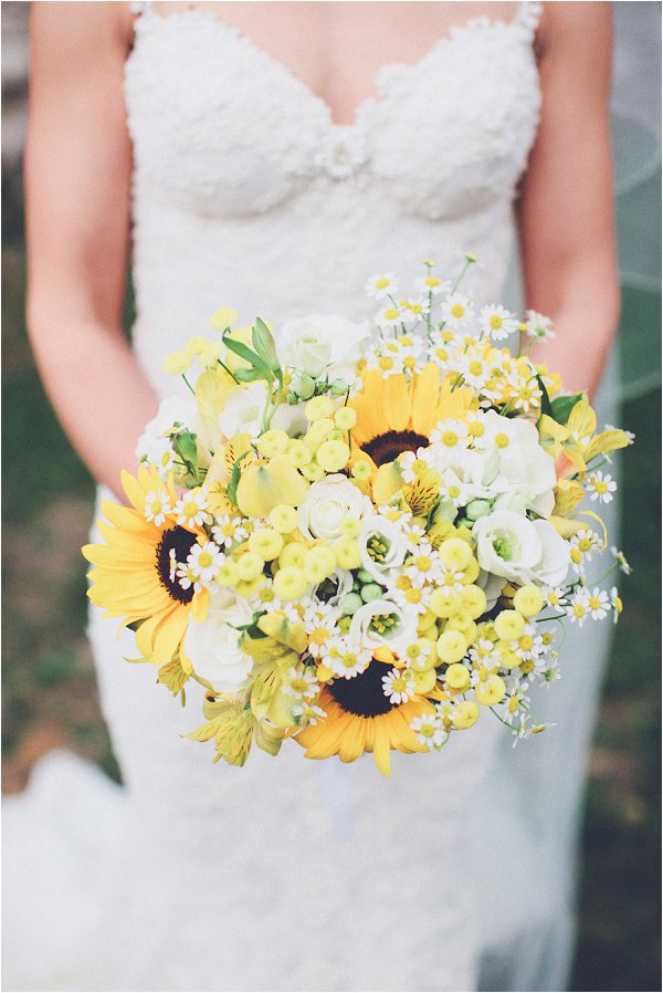 yellow wedding bouquet