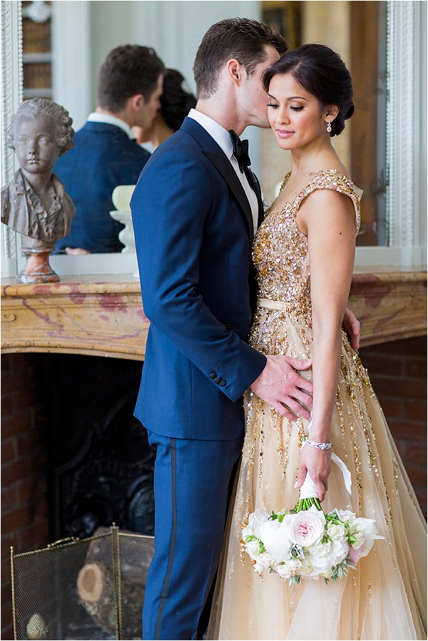 gold and blue elegant wedding styling