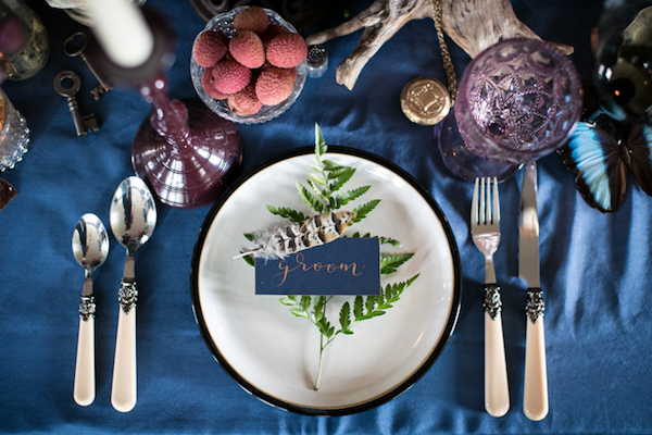 5 French Autumn Wedding Ideas Dark Blue Table