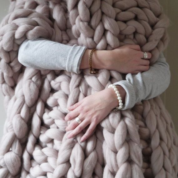 Chunky knit mink blush blanket