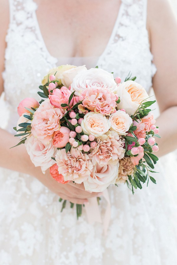 peach and cream bridal bouquet