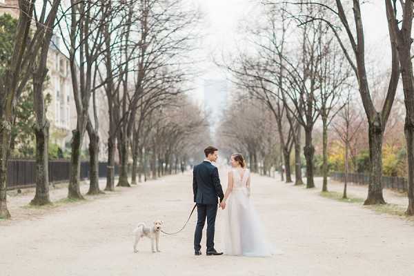 Romantic Paris couple shoot