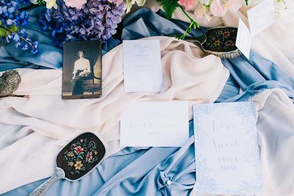 vintage inspired wedding details