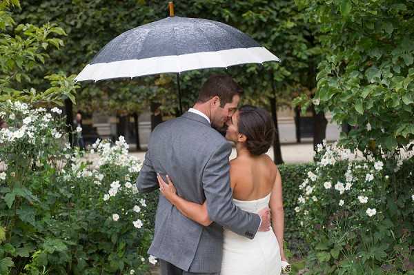 wedding paris rain