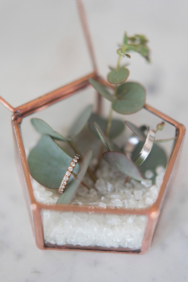 rose gold wedding touches