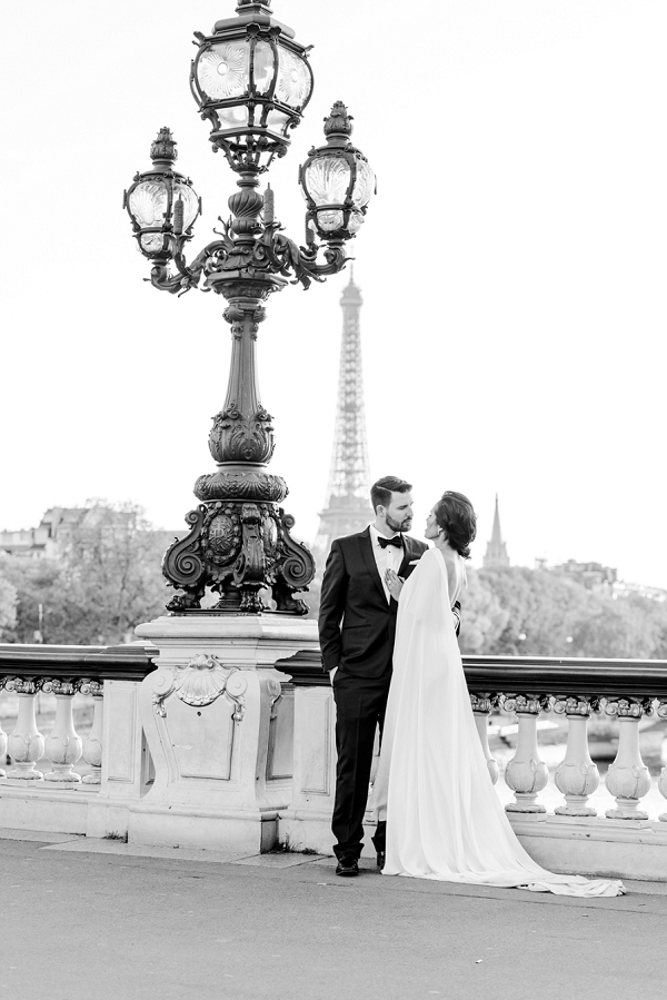 eiffel tower wedding photo