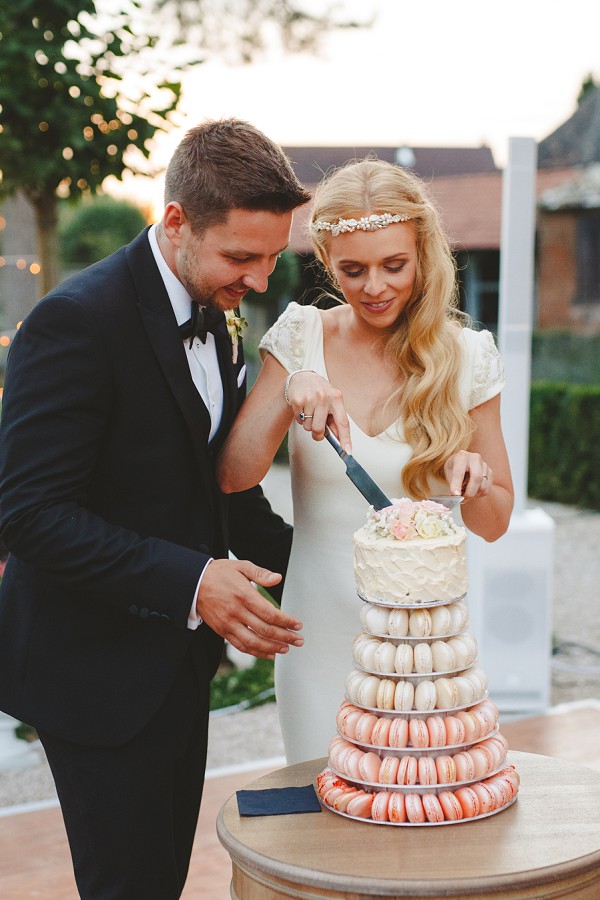 macaron wedding cake