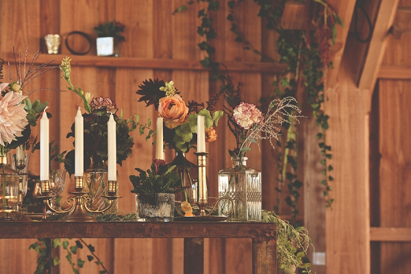 candles and flowers wedding
