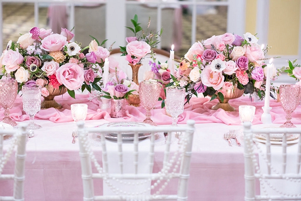 Pink roses tablescape