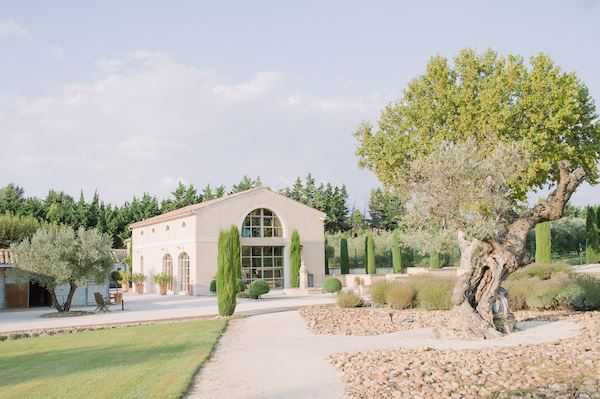 Dry hire wedding venue planning Elian Concept Weddings French Wedding Venues Provence Farmhouse Boheme Moon Photography