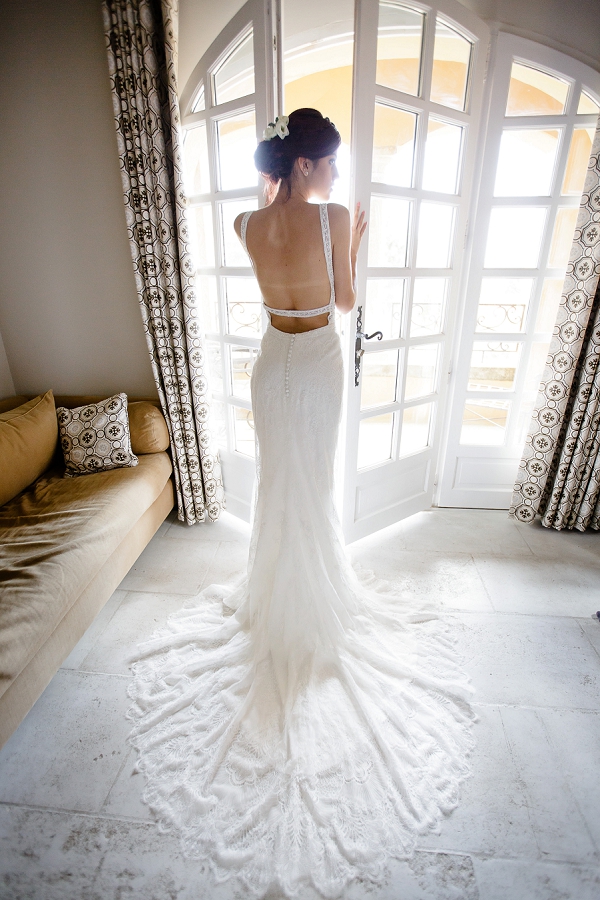backless gown