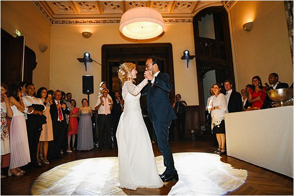 couple's dance inwedding at Château de Méridon
