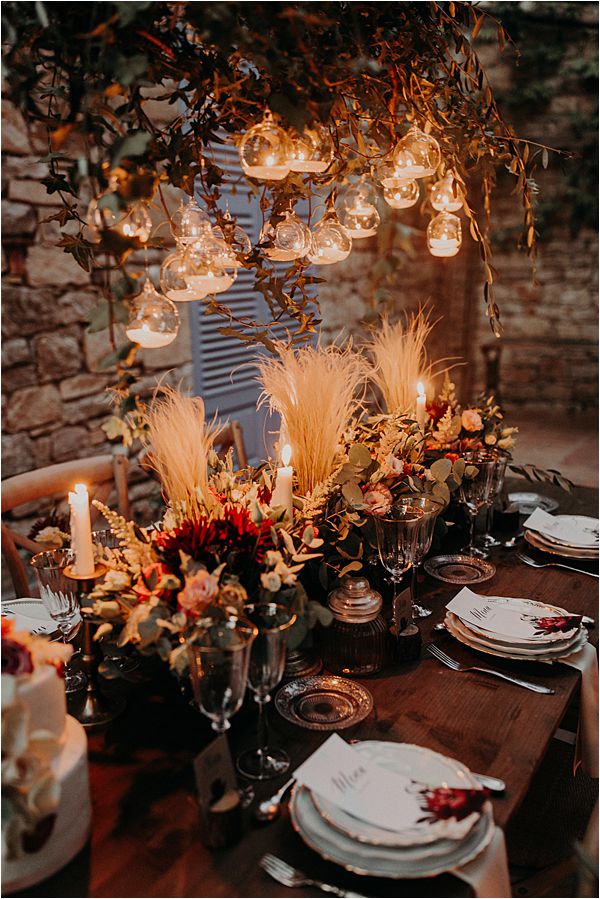 creative lighting at paradise of birds wedding on French Riviera